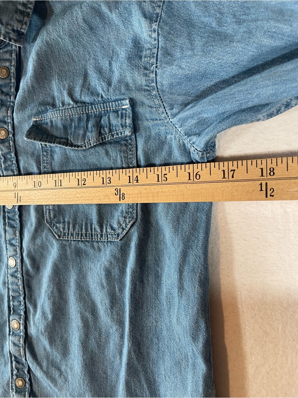 H&M Girl’s Light Blue Denim Button-Down Shirt with Snaps Double Pocket - Picture 8 of 8